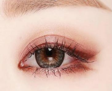 mqny eyeliner deep brown Image 2.jpeg